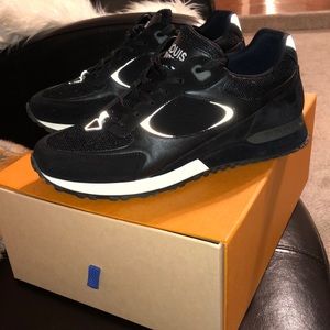 Louis Vuitton Sneakers Size 7